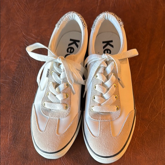 Keds Women's White Leather Athletic Shoes with Animal Print Size 8 - Picture 2 of 7